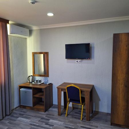 Hotel Georgian Кутаиси Экстерьер фото