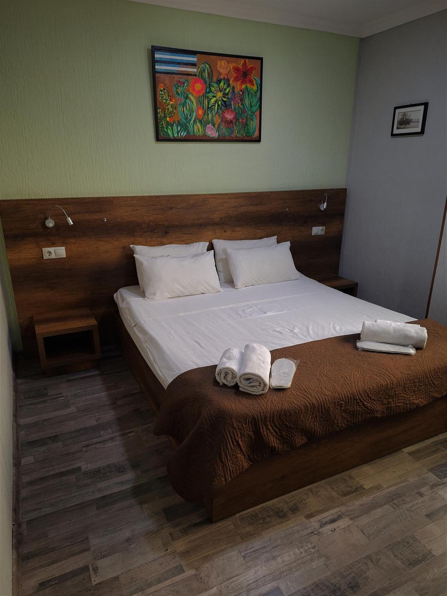 Hotel Georgian Кутаиси Экстерьер фото