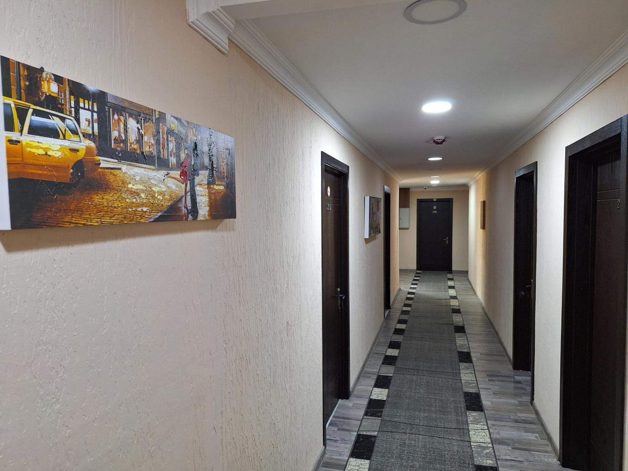 Hotel Georgian Кутаиси Экстерьер фото